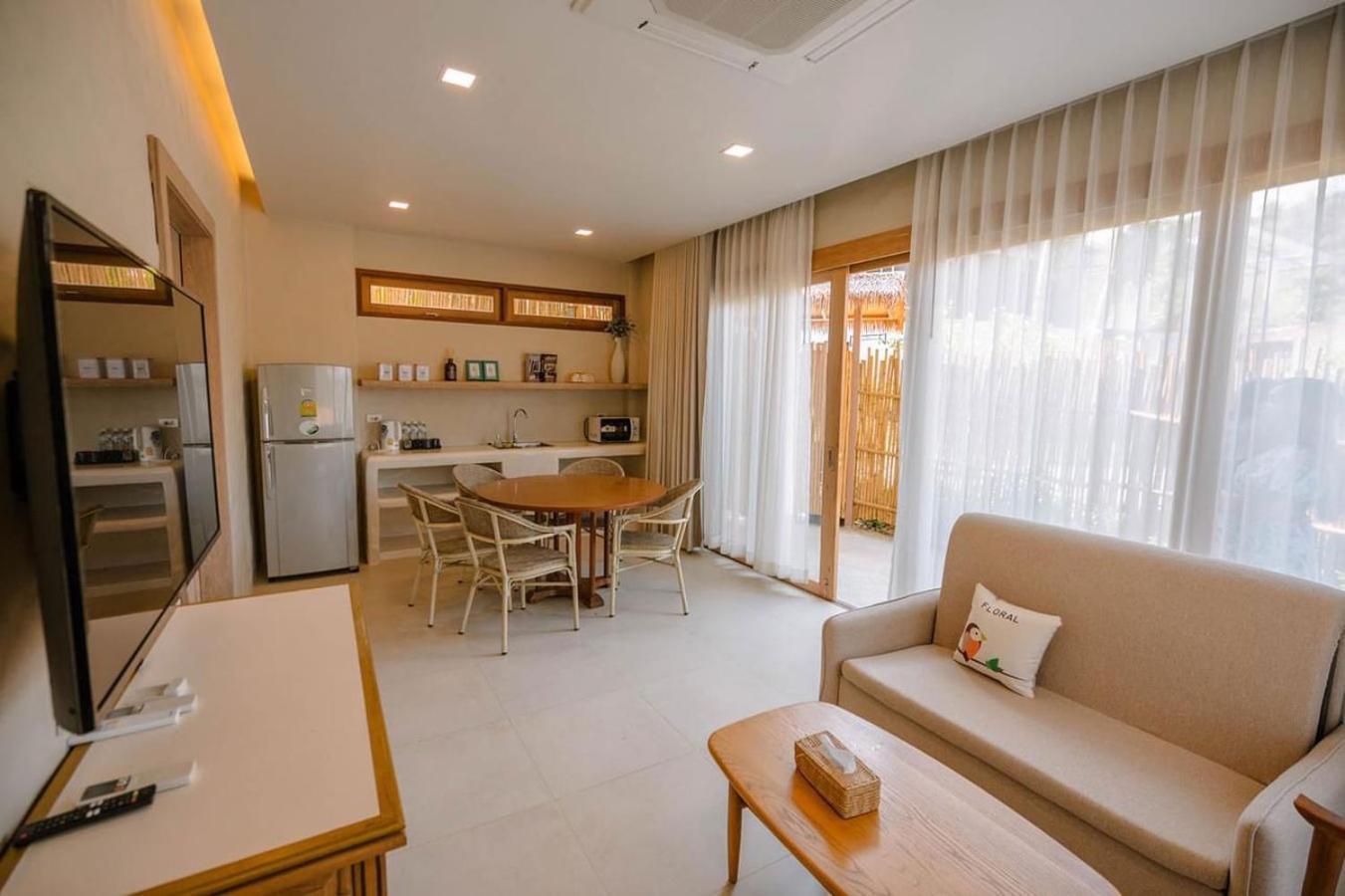 Le La Lake Resort And Spa Каенг Качан Стая снимка