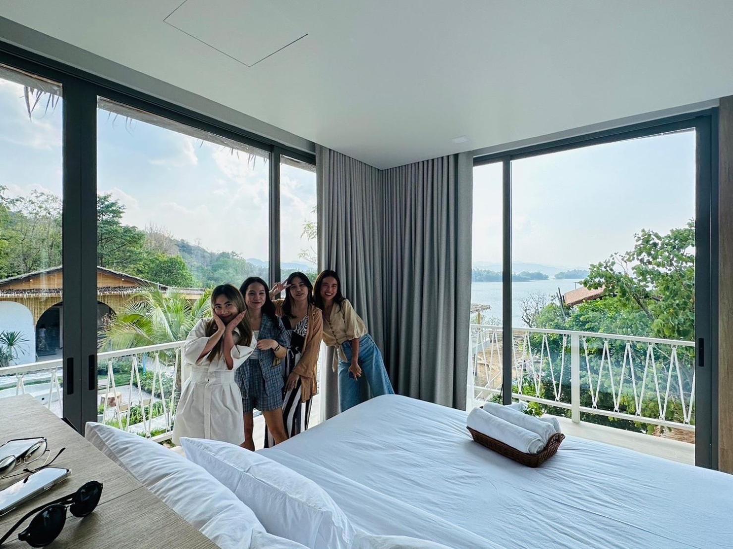Le La Lake Resort And Spa Каенг Качан Стая снимка