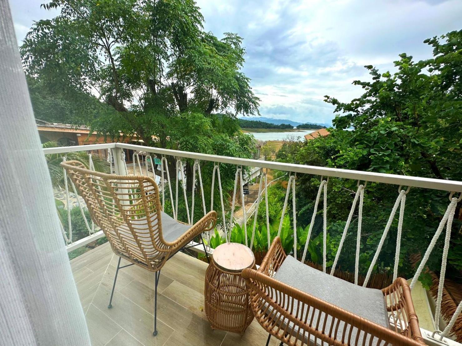Le La Lake Resort And Spa Каенг Качан Стая снимка